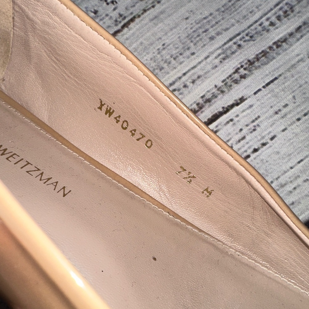 Stuart Weitzman The Belle Nude Patten Leather Bow Ballet Flats Sz. 7.5 - Picture 12 of 13